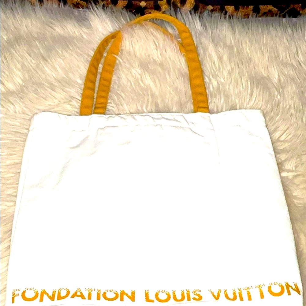 Louis Vuitton Tan And White Women Tote Bag! Gift With Purchase!